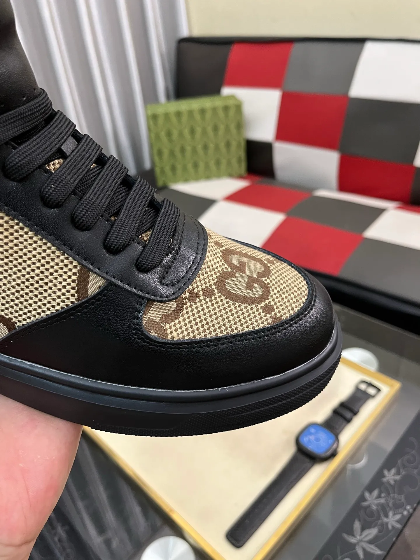Men's shoes 💰440⌚️⌚️ Gucci •Gucci original quality. ~ Unique modern style sneakers. 🏃A must-have casual shoe for trendy men😍😍 Original brand imported from Italy, imported original leather, sheep lining (refuses to discolor and grind feet) Sole: Original sole provided by the original factory, French lazy style design ⚠️Fit to the feet, original quality attached, super comfortable original sole, size: 38-443️⃣Colors available